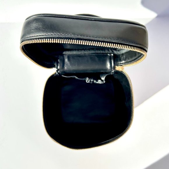 Chanel Black Vintage Vanity Bag - Picture 8 of 11